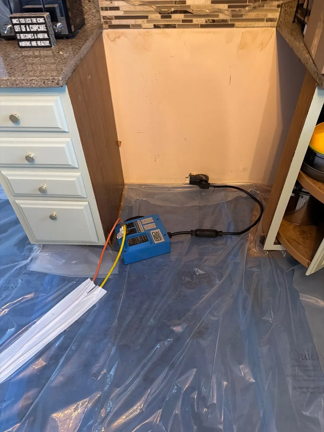 Air movers and dehumidifiers staged in Hamilton County, IN